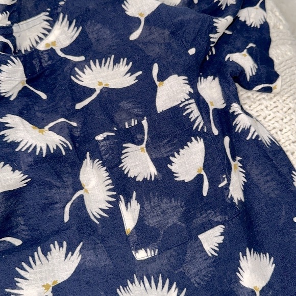 OLD NAVY navy and White floral Short Sleeve Shirt size medium - Picture 6 of 6